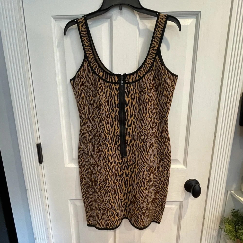 - BCBG Leopard print Body-con Dress size large - Picture 1 of 9